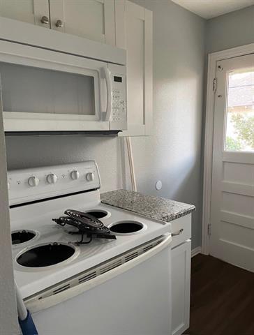 Building Photo - 210 W Willingham St