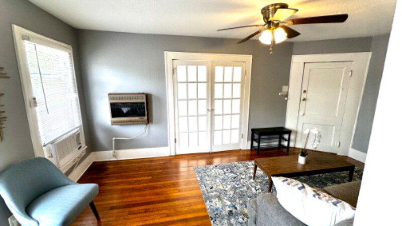 Building Photo - 4405 Woodside St