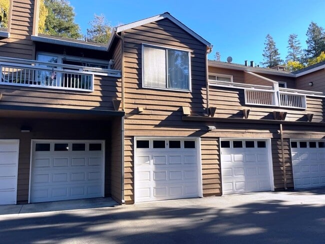 Building Photo - 2546 Alveswood Cir