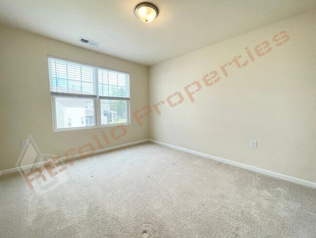 Building Photo - 1211 Homecoming Wy