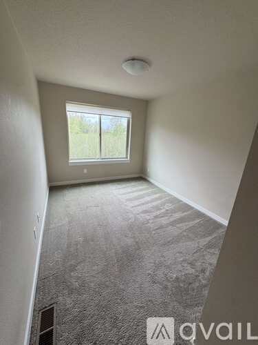 Building Photo - 87 SW Lancaster Ct