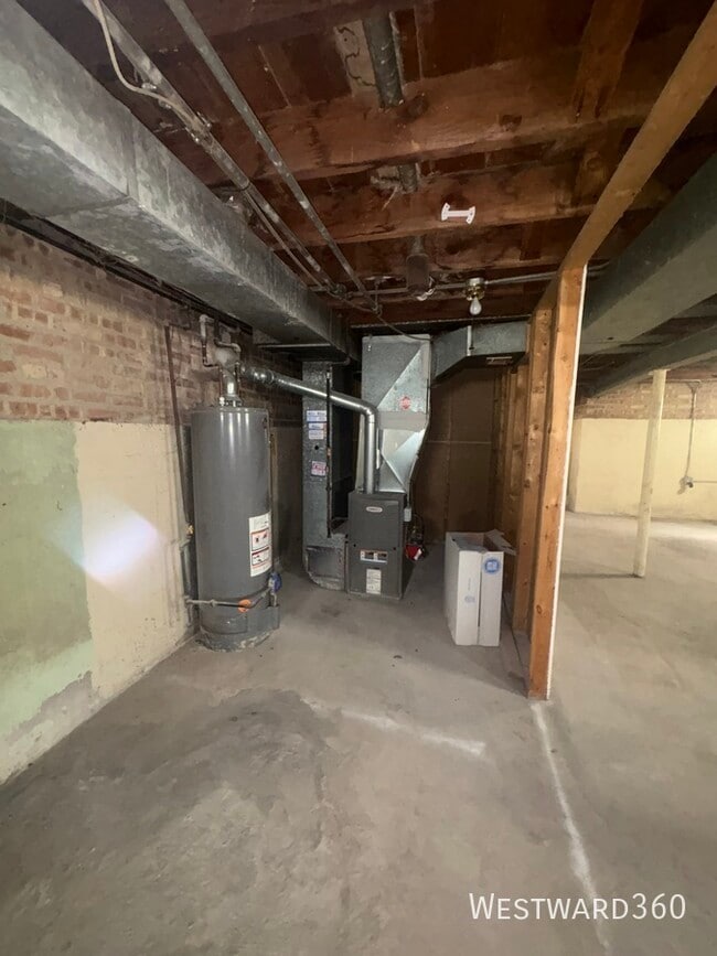 Building Photo - 13820 S Tracy-SFH