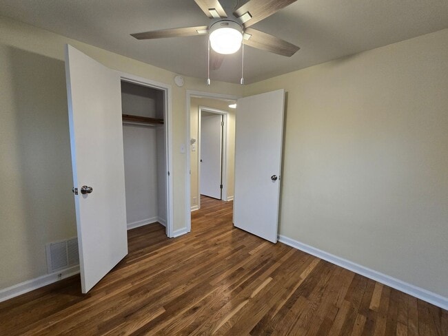 Building Photo - 2 Bedroom Home - Plum School District - Available February!