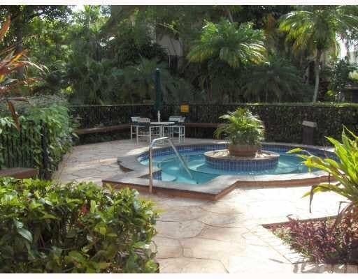 JACUZZI - 9400 SW 77th Ave