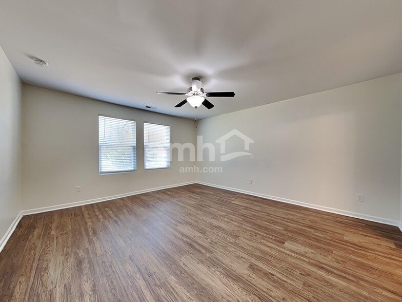 Building Photo - 168 Orion Way