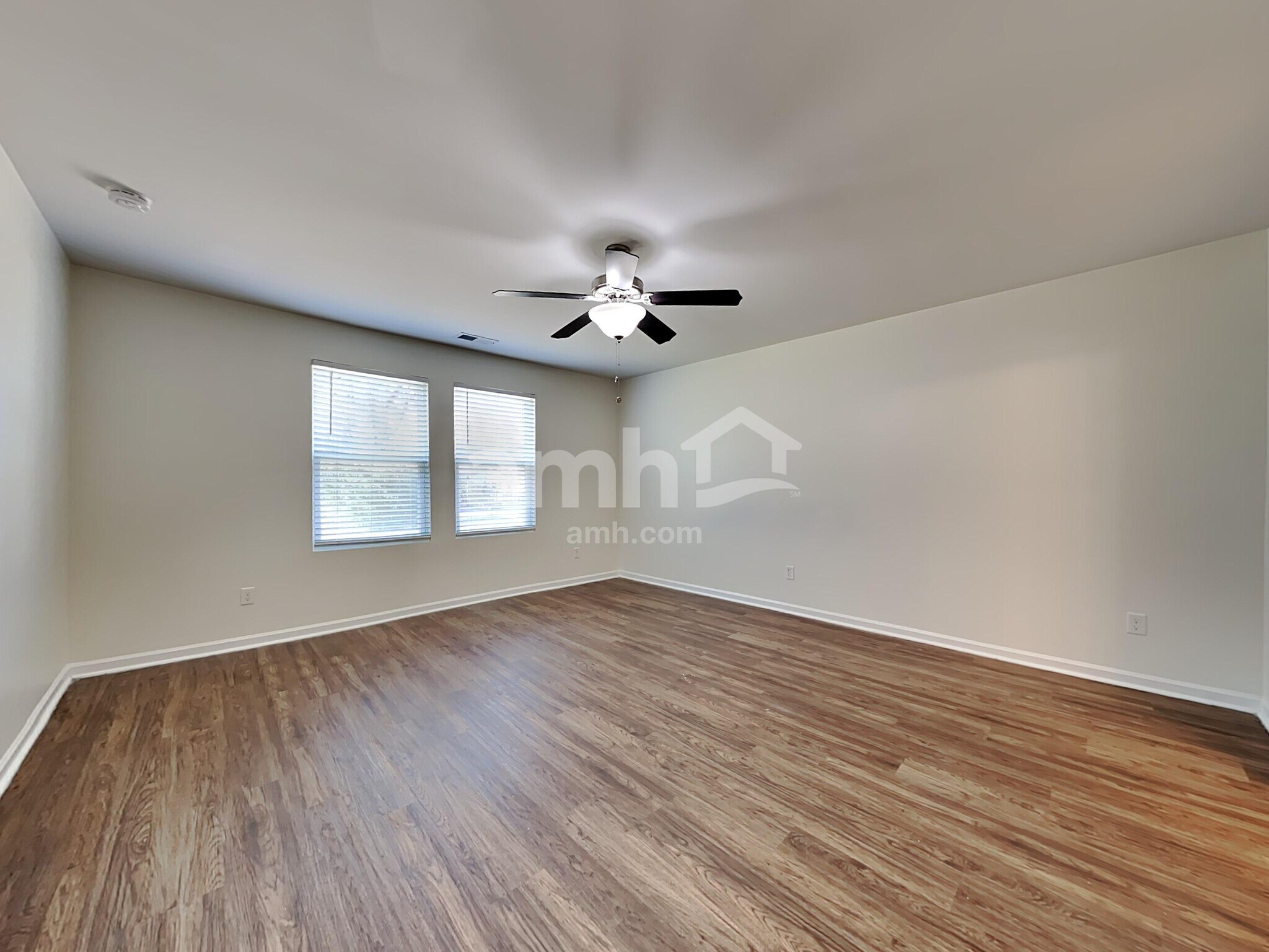 Building Photo - 123 Orion Way