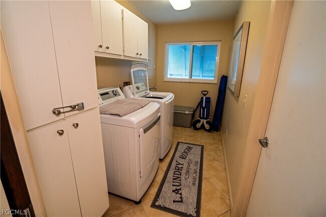 Building Photo - 3510 SE 19th Pl