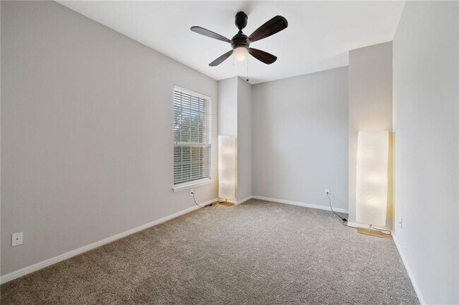 Building Photo - 3000 Welton Cliff Dr