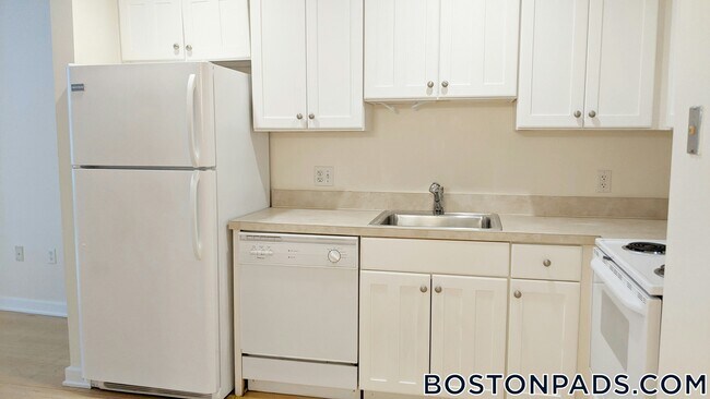 Building Photo - 40 Boylston St