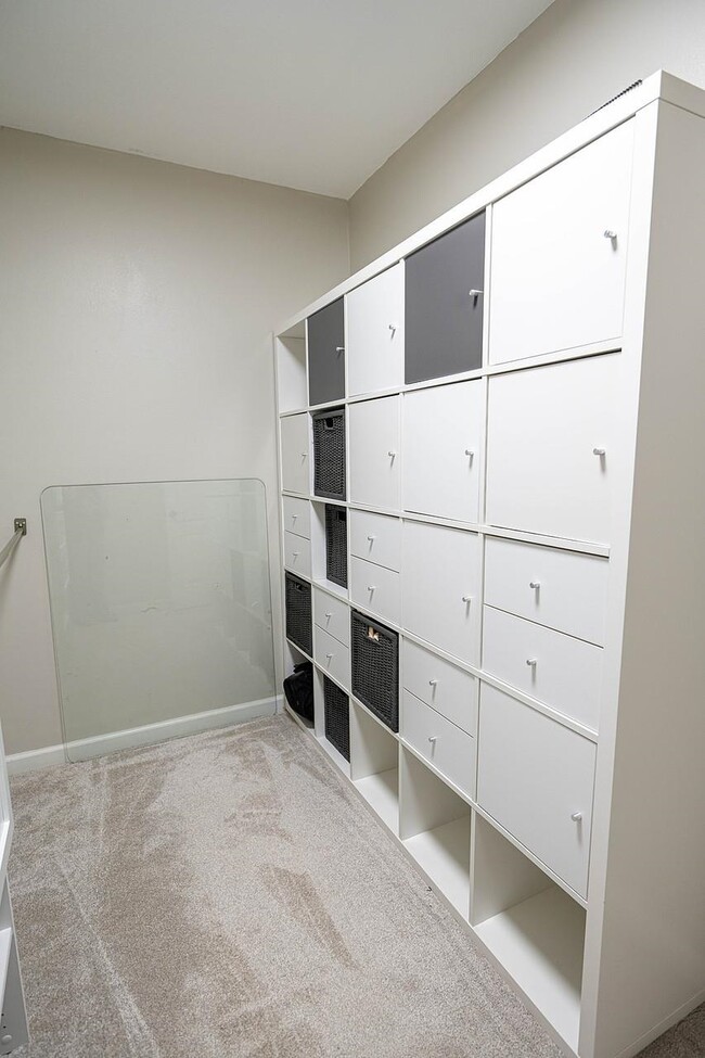 Building Photo - 4679 Inisheer Dr