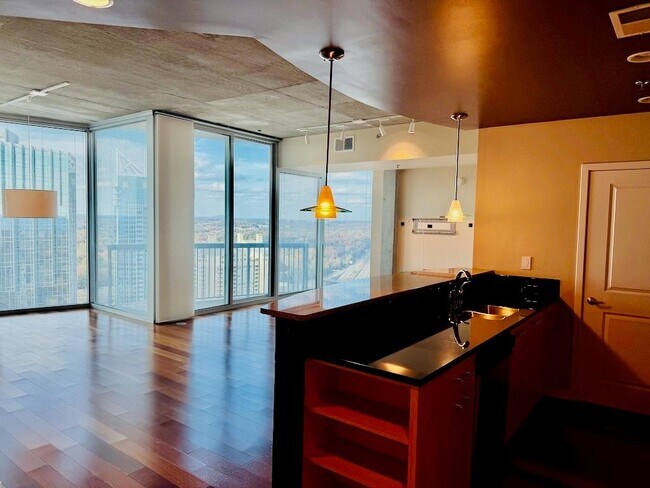 Building Photo - 3324 Peachtree Rd NE