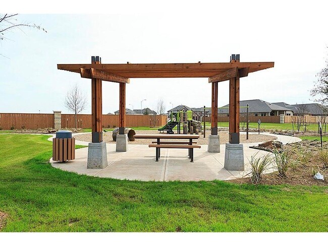 Building Photo - 1711 Clifton Hills Ln