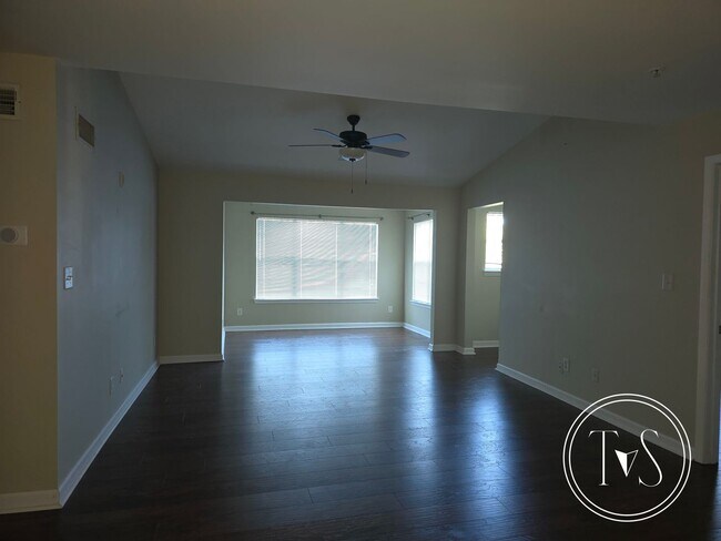 Building Photo - RATE DROP ALERT (was $2300/month)!