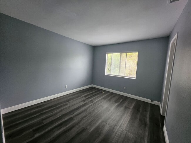 Building Photo - Beautiful Corona Home with POOL!