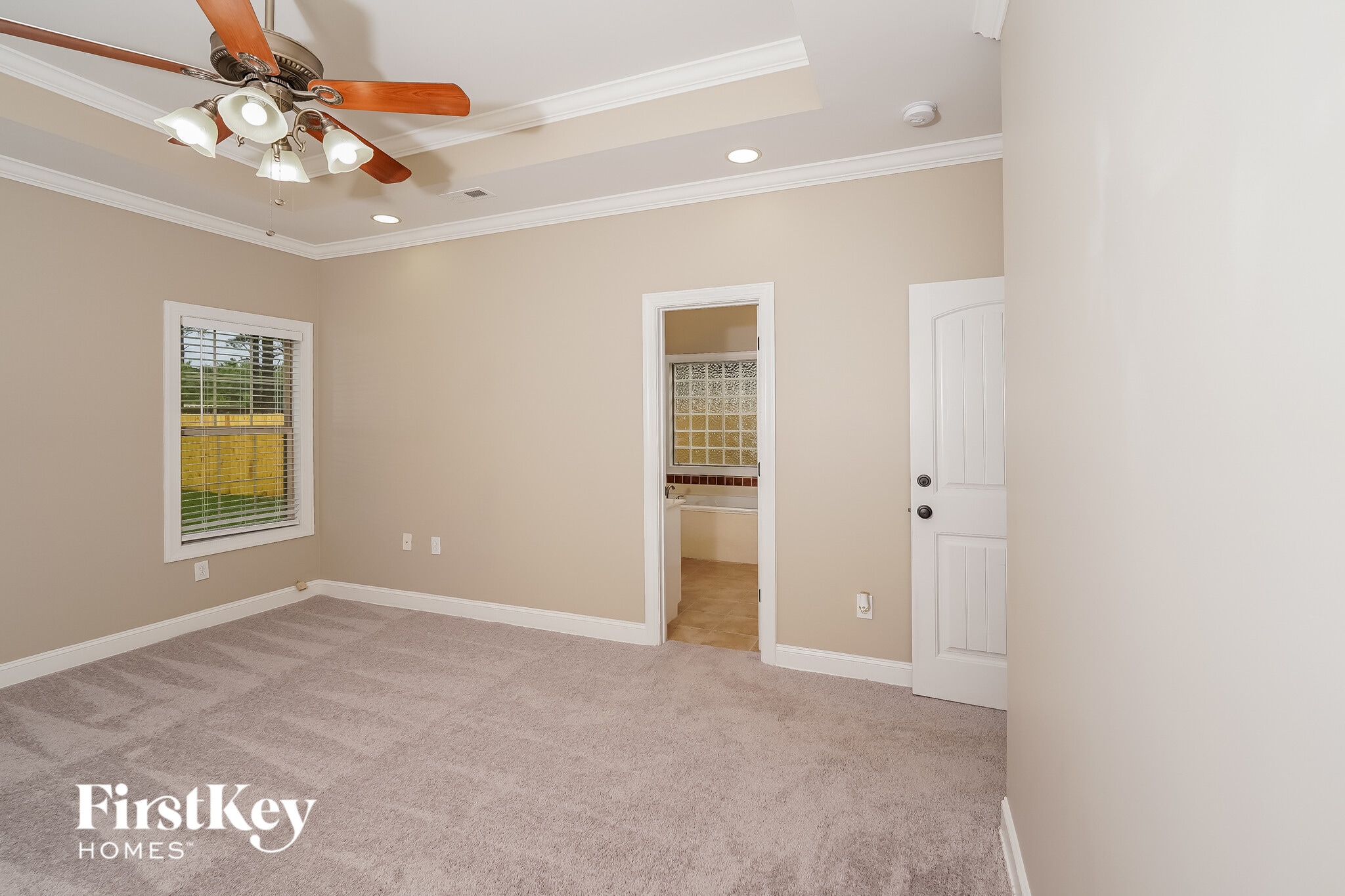 Building Photo - 145 Pine Ct