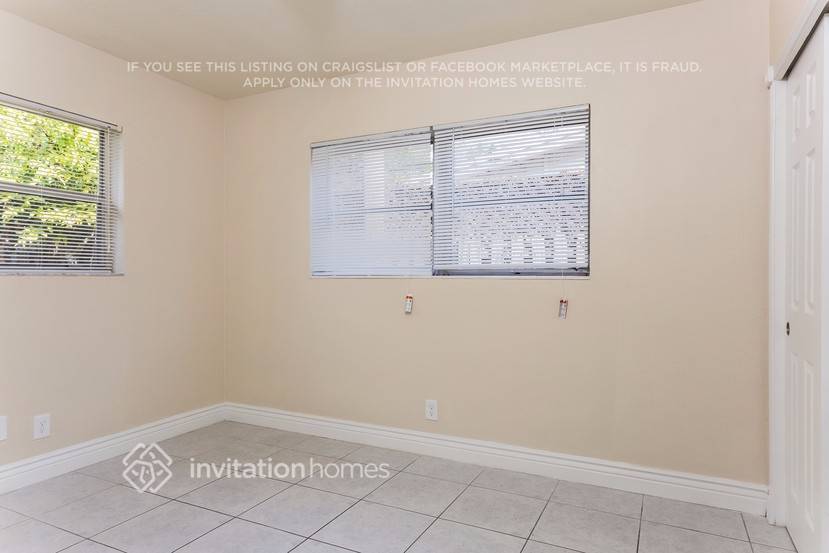 Building Photo - 1443 SW 10th St