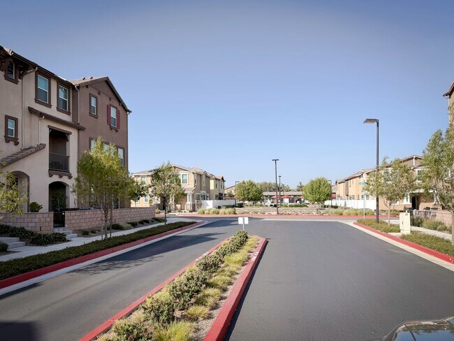 Building Photo - ~ AVAILABLE NOW ~ New Construction Home for Rent in the NEW Heirloom Farms Community in Temecula!