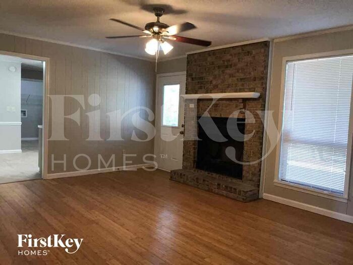 Building Photo - 2462 Ridgecrest Ave