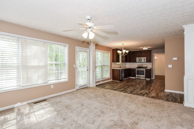 Building Photo - 738 Edgeley Ln