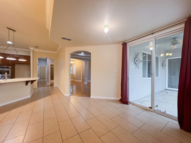 Building Photo - Spacious Single Story Three Bedroom Home