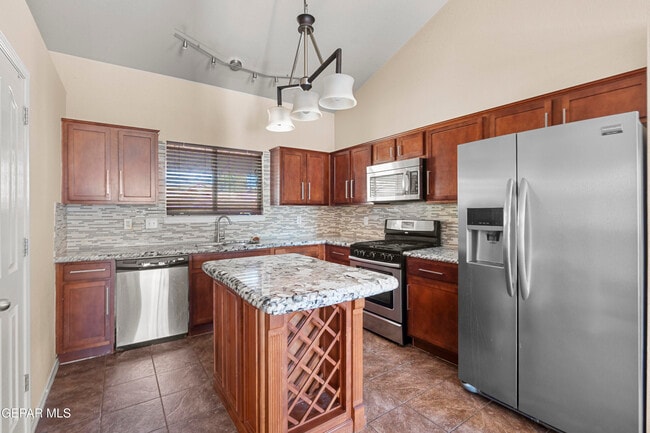 Building Photo - 6609 Parque Del Sol Dr