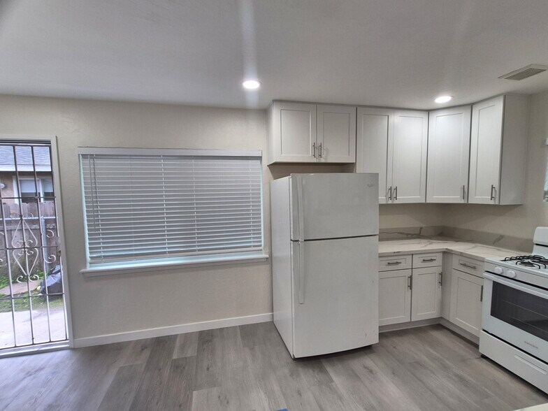 Building Photo - 2902 N 1st St