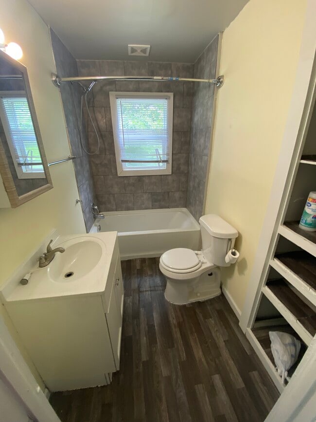 Building Photo - 336 S 29th St