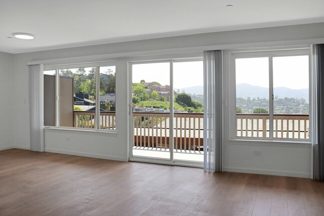 Building Photo - 55 Marinero Cir