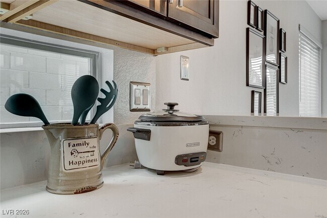 Building Photo - 8208 Ogee Dr