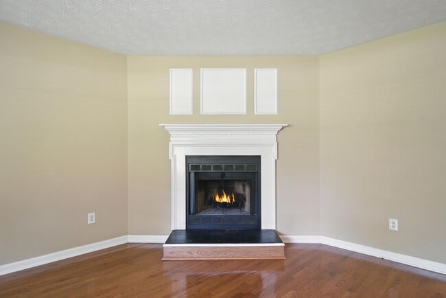 Building Photo - 3045 Wildflower Ln SW