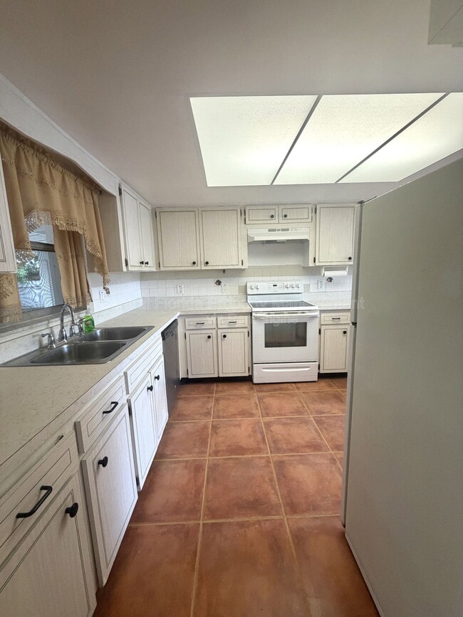 Building Photo - 7010 Ironwood Dr