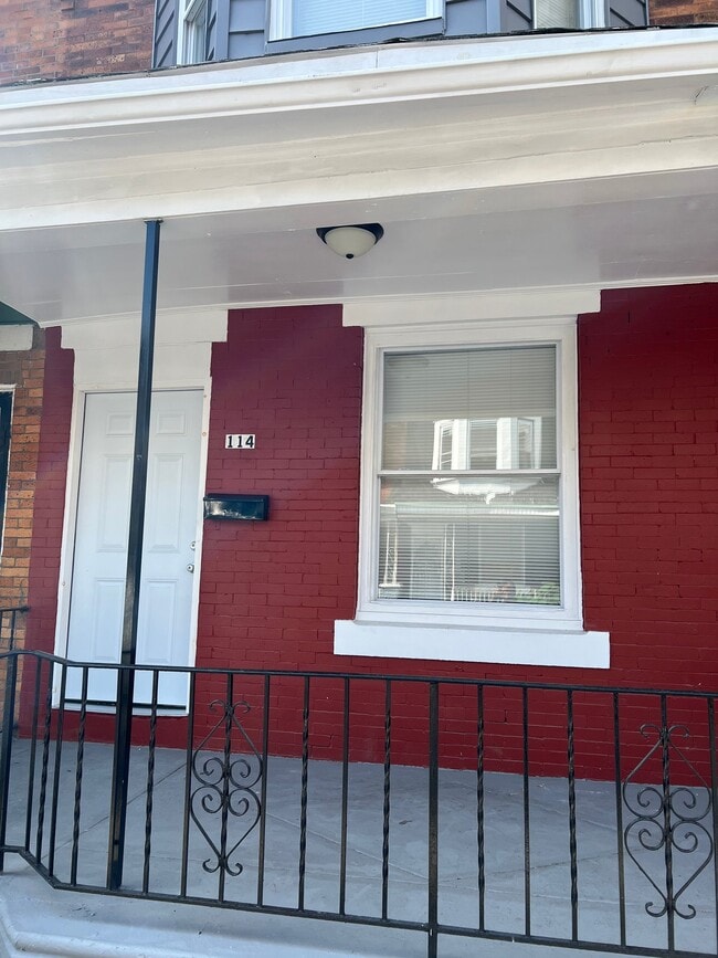 Building Photo - 114 N Yewdall St