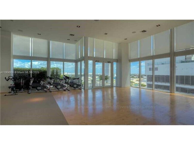 Building Photo - 1040 Biscayne Blvd