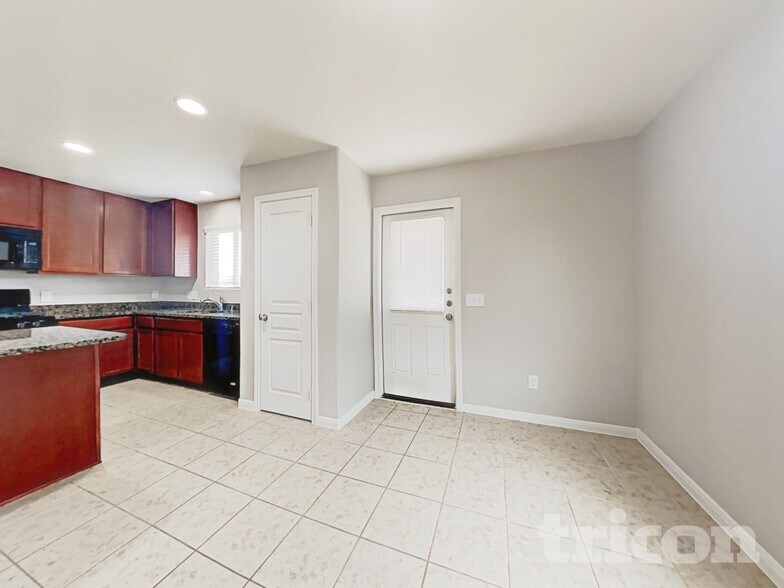 Building Photo - 930 Salado Slough Ln