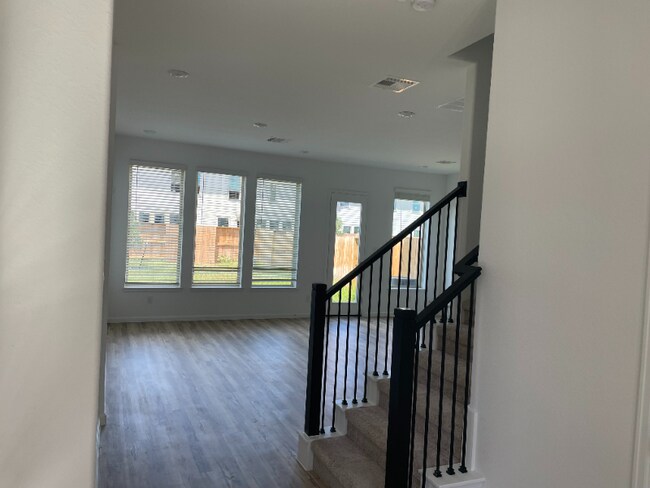 Building Photo - 4135 Balboa Dr