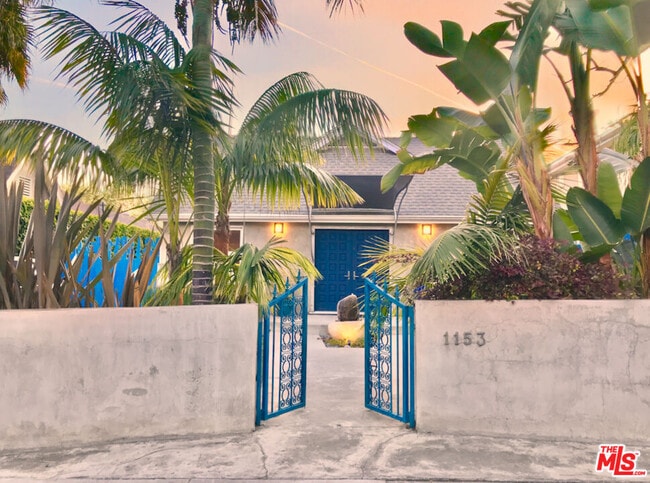 Building Photo - 1153 N Poinsettia Pl