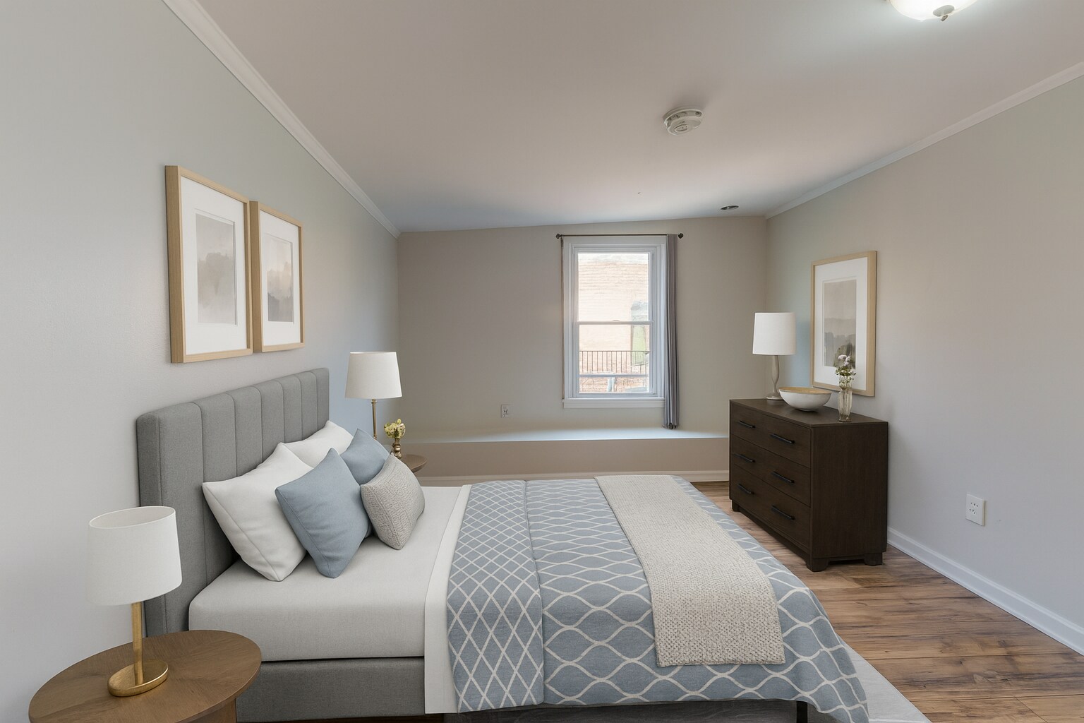 Top floor back bedroom - 439 Park Rd NW