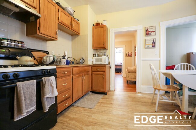 Building Photo - 18 Fuller St