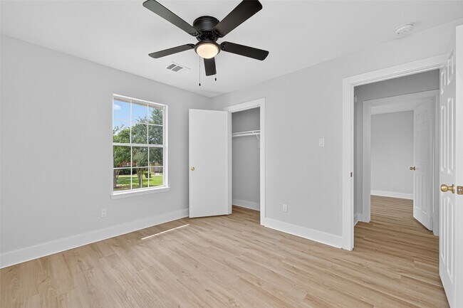 Building Photo - 19515 Fletcher Way Dr