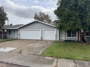 Building Photo - Duplex for rent in Sacramento, CA (Fulton/...