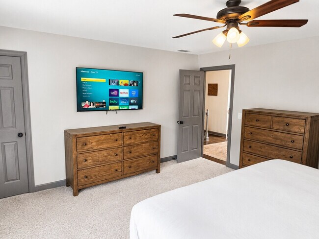 Building Photo - 10 Bridlewood Ct