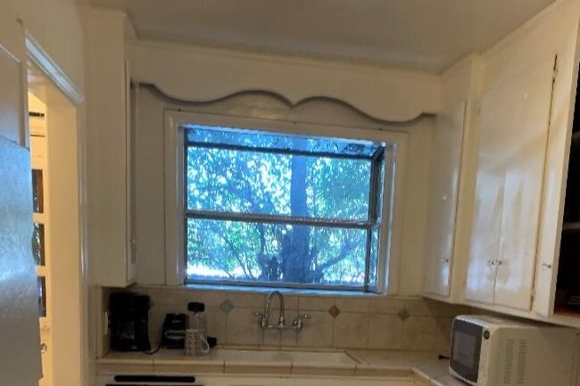 Building Photo - 6222 Banner Ave