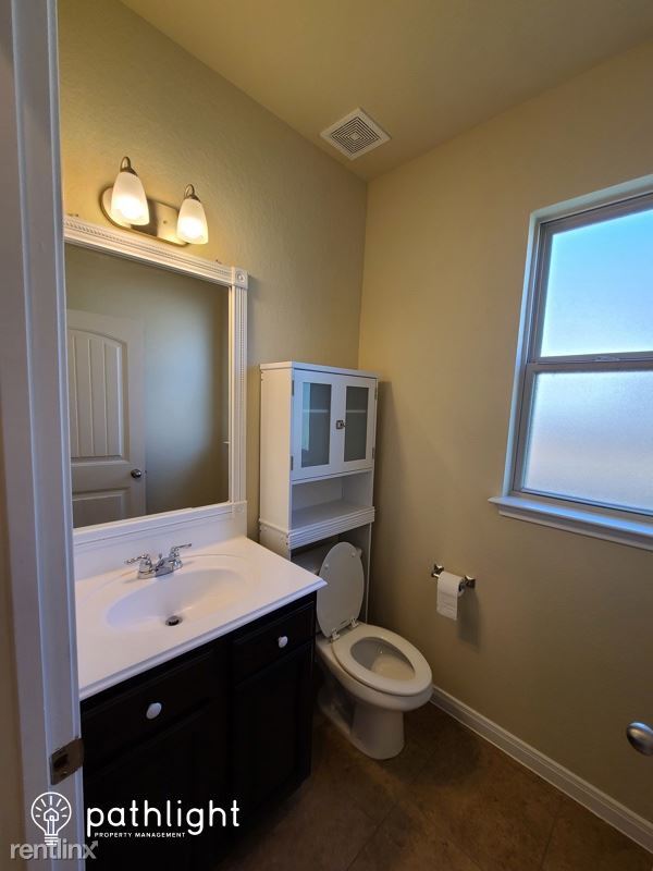Building Photo - 5 br, 3.5 bath House - 4544 Meadow Green UNIT