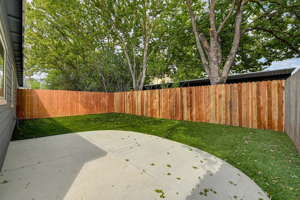 Building Photo - 2432 Camino Garden Way