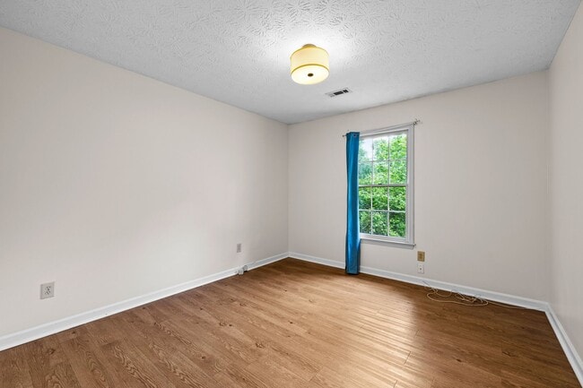 Building Photo - 3 Bedroom Ranch In Starr's Mill on Quiet Street!