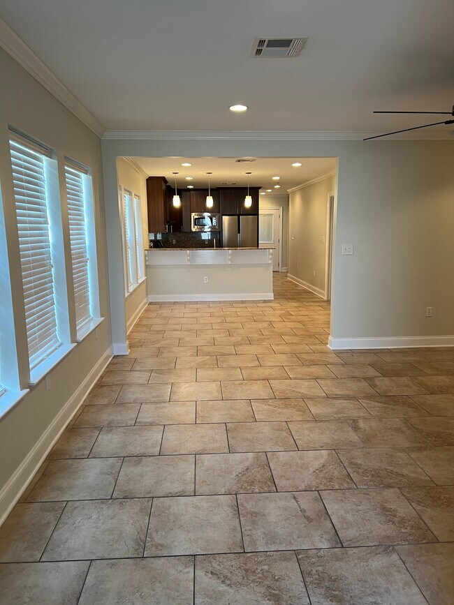 Building Photo - 502 Warrington Dr