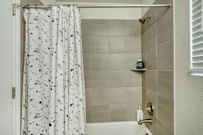 Building Photo - 636 Wild Spur Ln