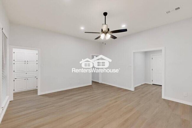 Building Photo - Completely Refreshed NRH Home Move IN Ready.