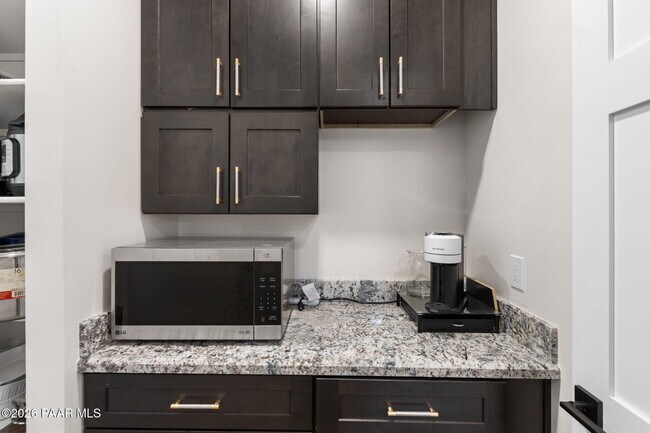 Building Photo - 1020 Sunrise Blvd