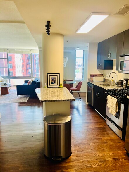 Building Photo - 475 K St NW